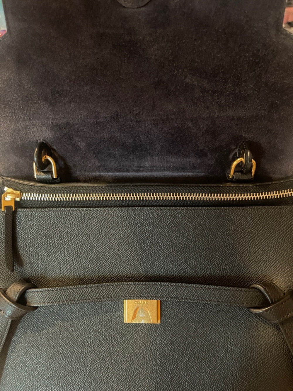 CÉLINE
CÉLINE Grained Calfskin Belt Bag Micro - Picture 10 of 16